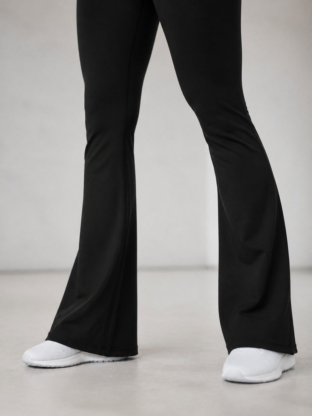 Flared leggings hem detail